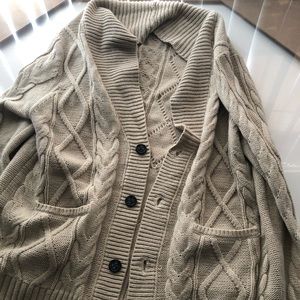 Cotton mens knitted cardigan. Like new.